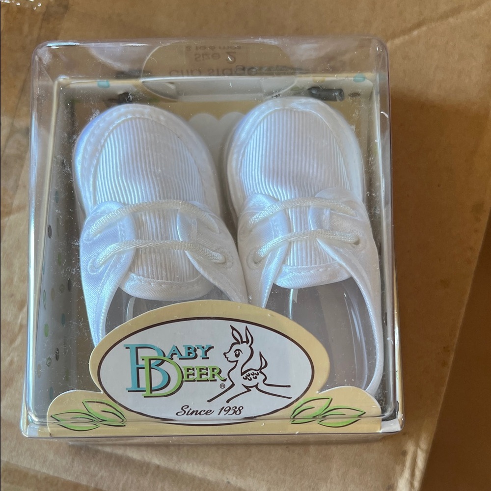 Baby Deer White Baby Walker Shoes - Ribbed Canvas Lace-Up
